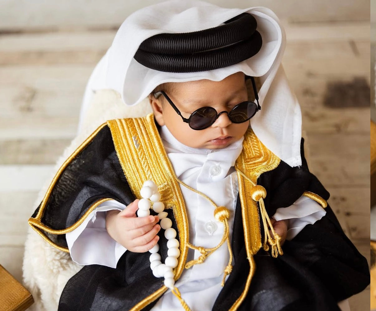 Thoub with black bisht